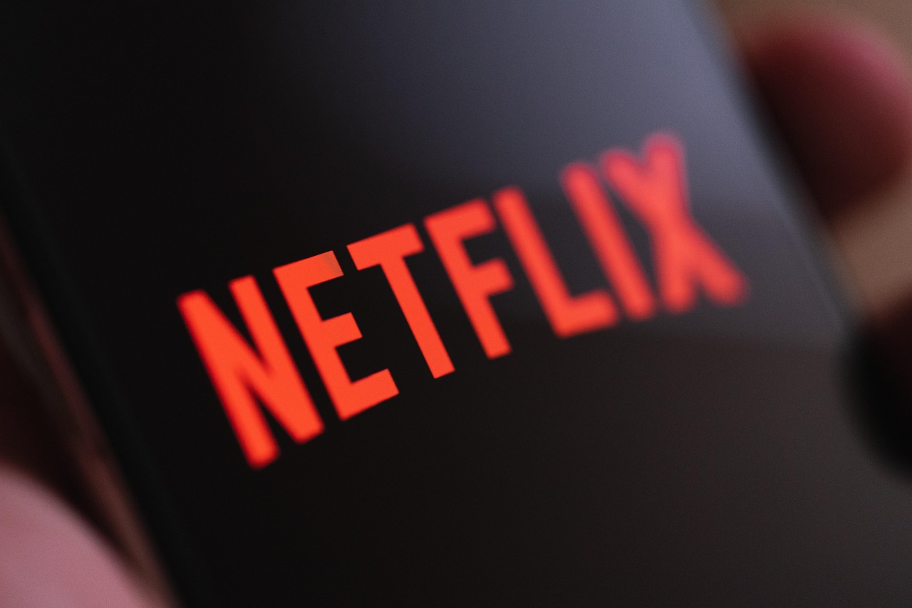 Comment les plateformes de streaming exploitent-elles les artefacts pour fidéliser leur audience ?