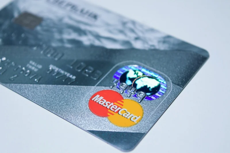 Paiement échelonné par carte : Alma, Oney et les autres